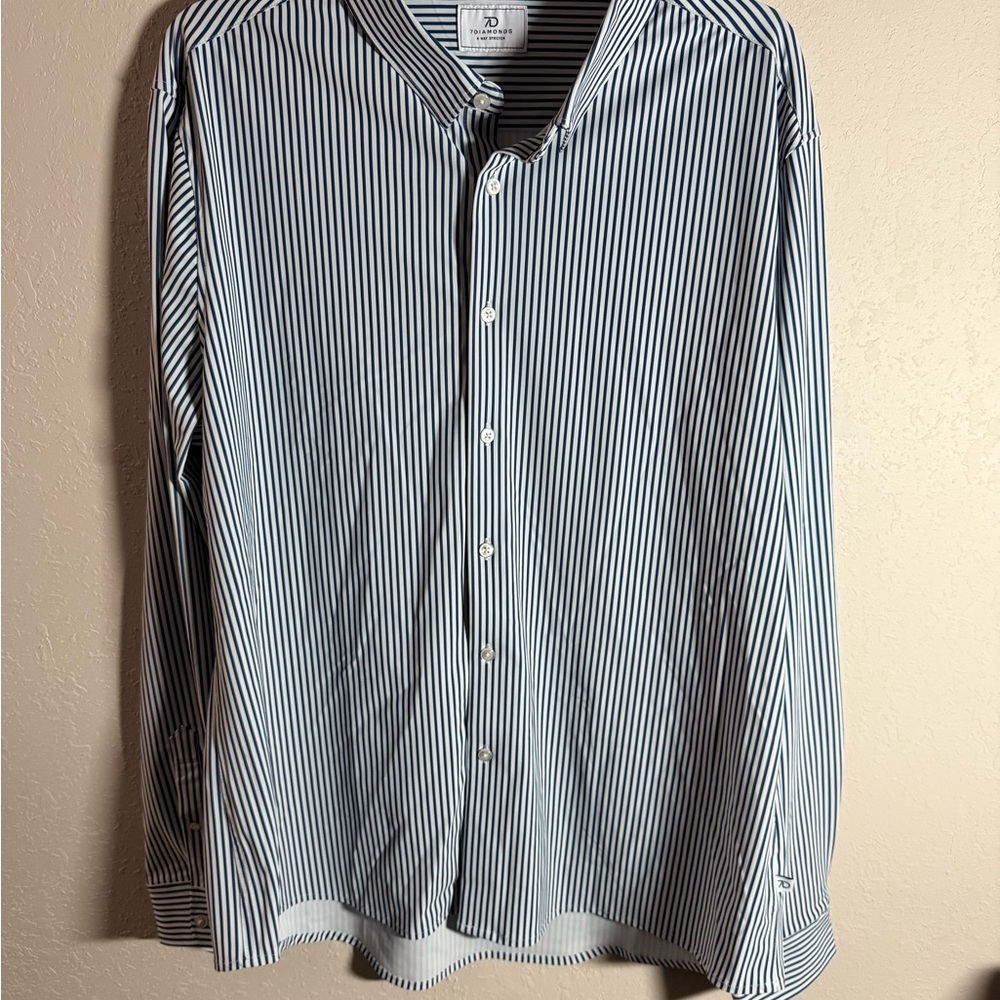 Men’s XL Navy and White Striped 7Diamonds Lightweight Formal Button Up Shirt